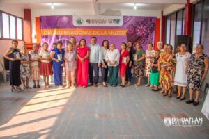 Rinden homenaje a Mujeres Emblemáticas de Ixhuatlán del Sureste