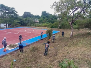 Realizan trabajos de limpieza y mantenimiento en la colonia San Miguel de Nanchital