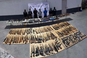 Incautan 210 armas de fuego en Nuevo León que ingresaron ilegalmente desde EE. UU.